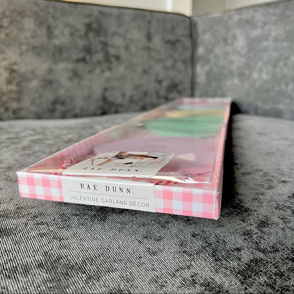 NIB Rae Dunn Conversation Hearts Garland